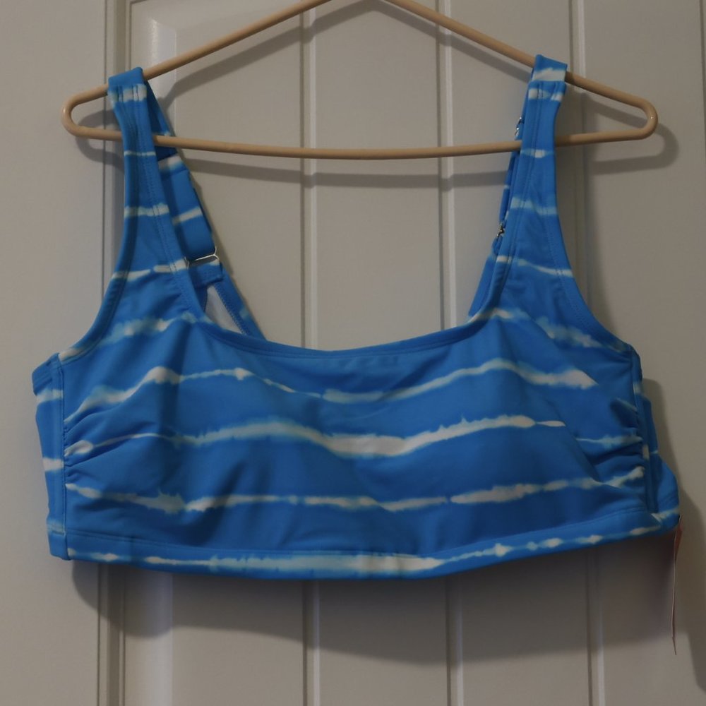 NWT Xhilaration Bikini Top 20W
